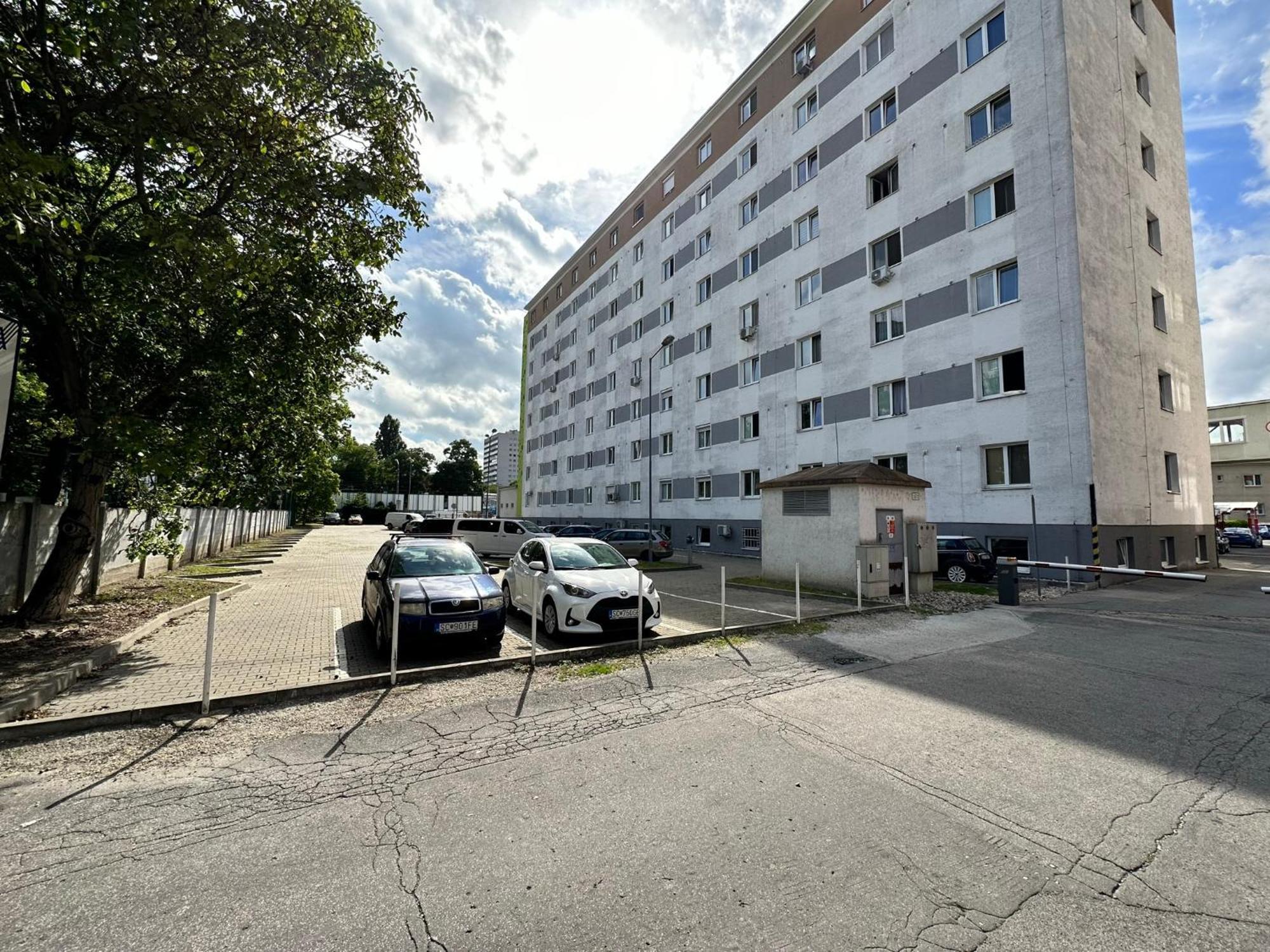 Cozy Studio Apartment In The Wider Center Bratislava Exterior photo