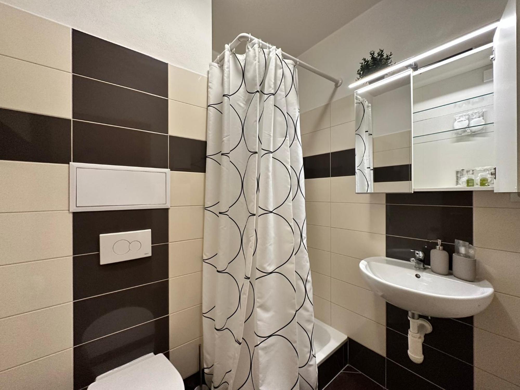 Cozy Studio Apartment In The Wider Center Bratislava Exterior photo