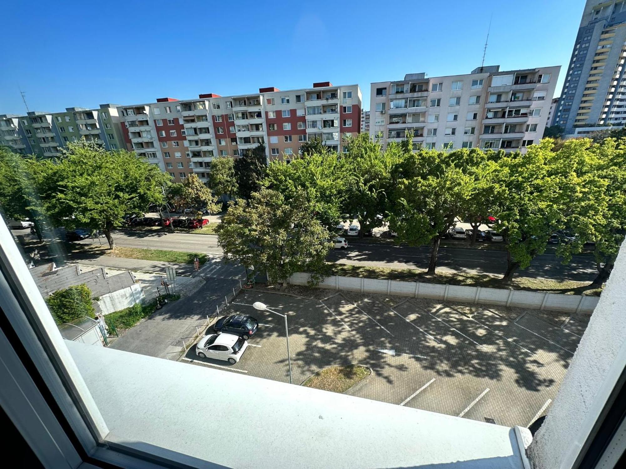 Cozy Studio Apartment In The Wider Center Bratislava Exterior photo