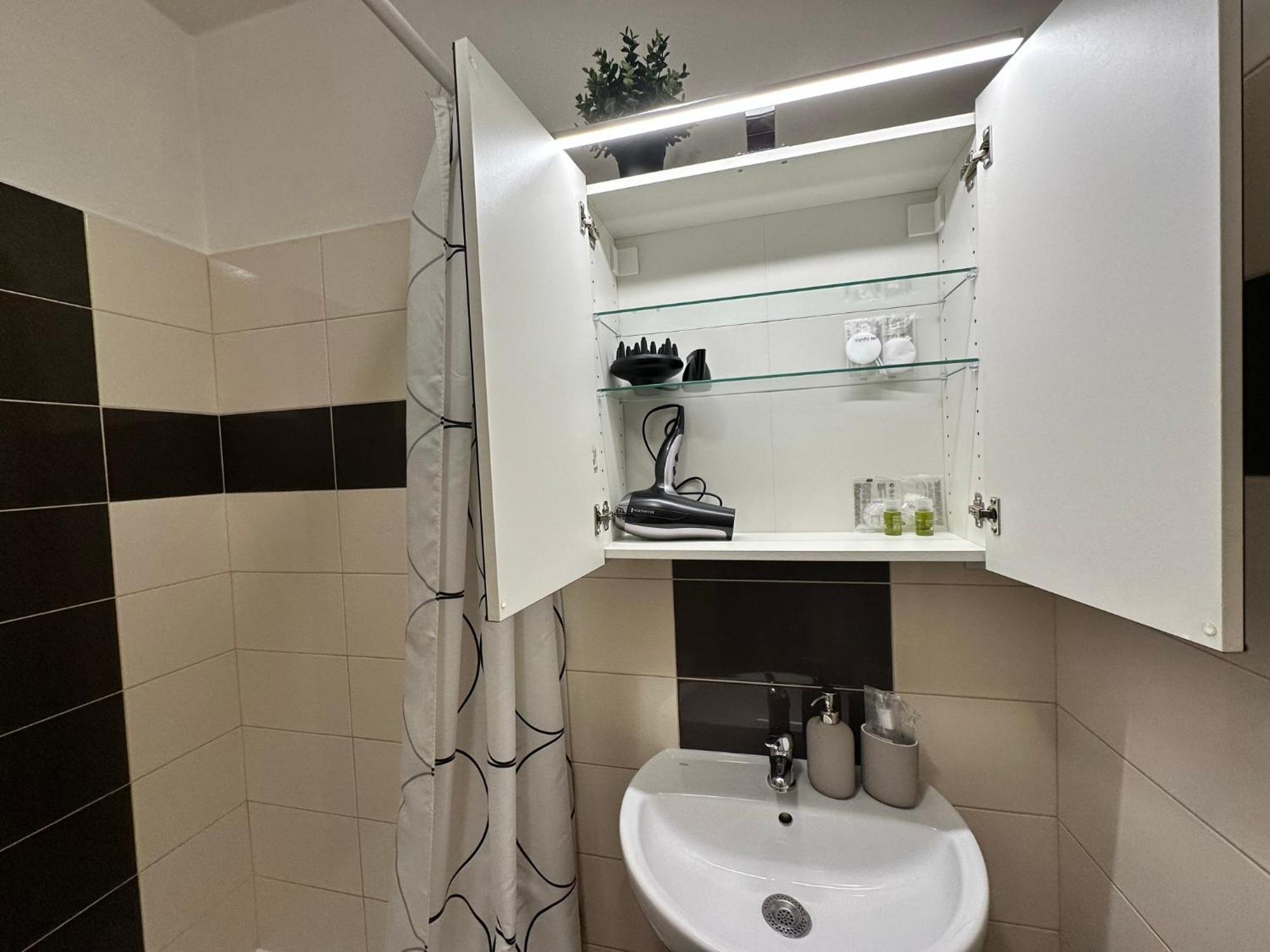 Cozy Studio Apartment In The Wider Center Bratislava Exterior photo